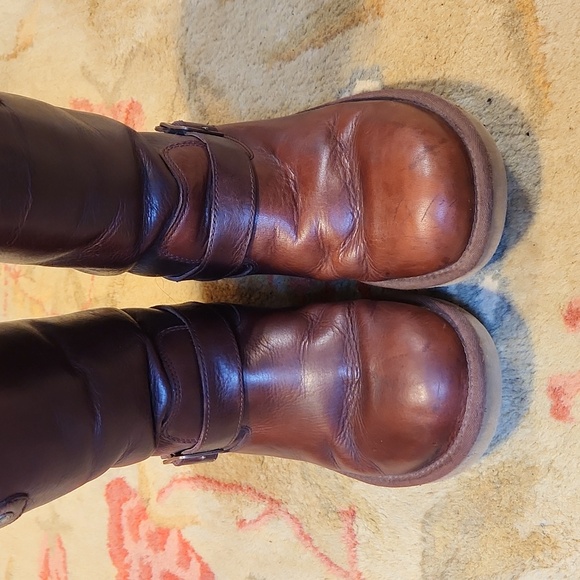 UGG Kensington boot, brown leather, size 8 - Picture 4 of 12